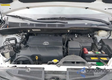 2011 Toyota Sienna Le V6 z USA, uszkodzony, nr VIN 5TDKK3DC2BS128362